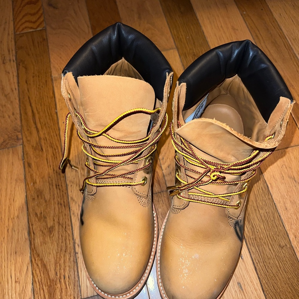 Tan and Black Ankle-High Leather Boots with Padded Collar women sz9.